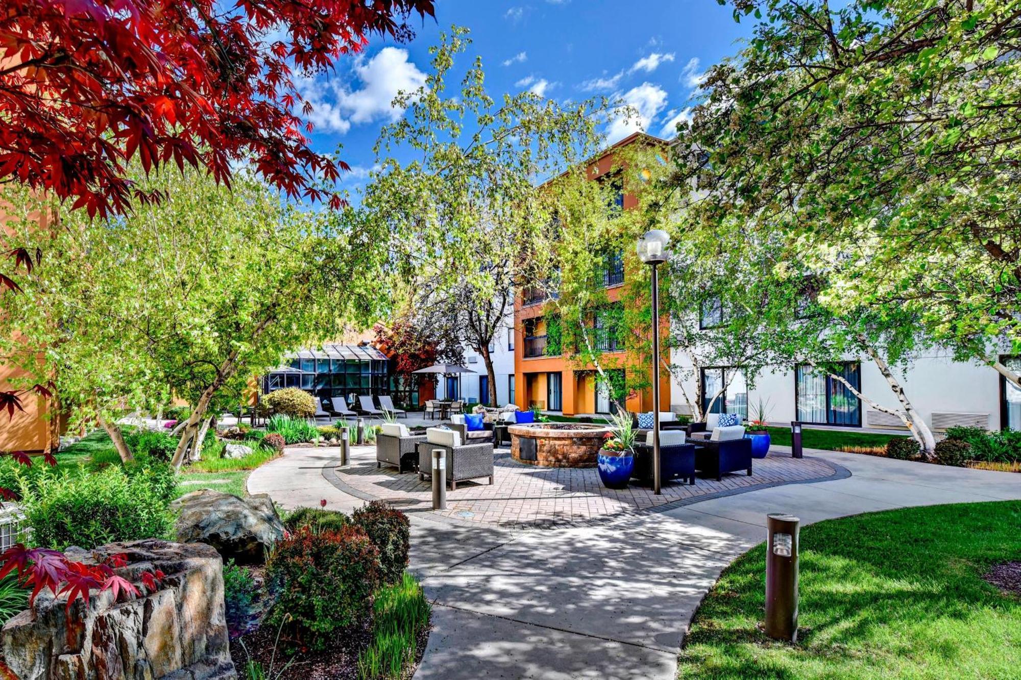 Отель Courtyard Boise Downtown Экстерьер фото