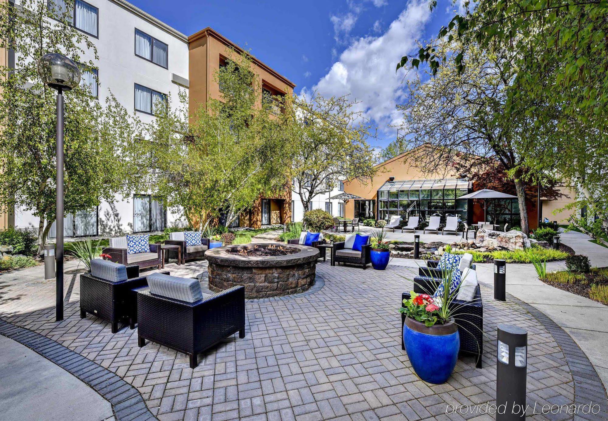 Отель Courtyard Boise Downtown Экстерьер фото