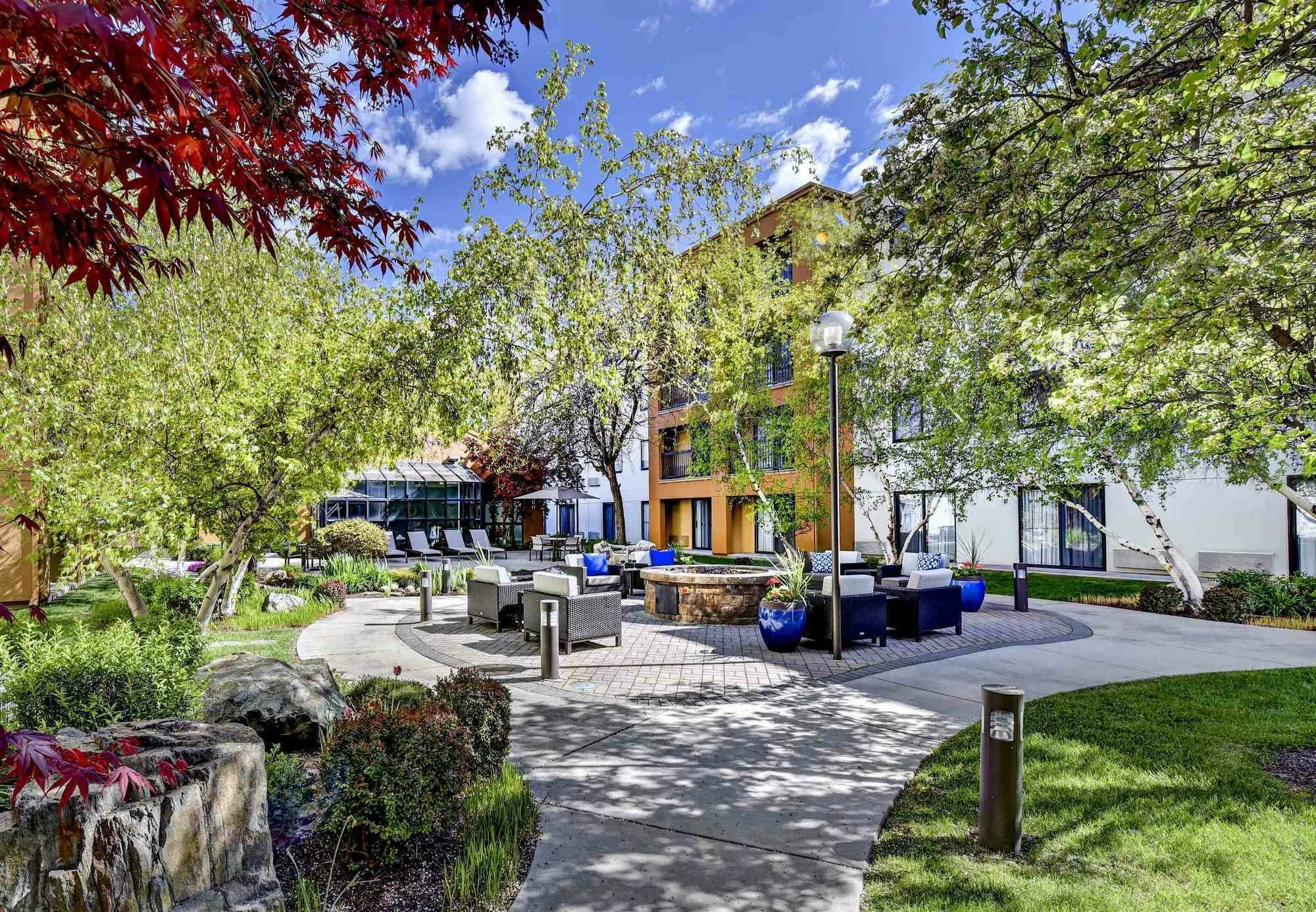 Отель Courtyard Boise Downtown Экстерьер фото